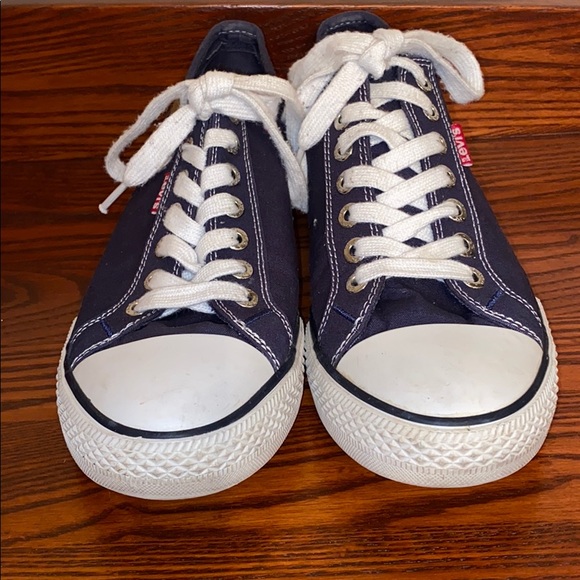 Women's Levi's Canvas Low-Top Sneakers size 9 - Picture 2 of 8